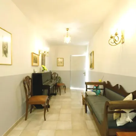 Best Located Ruby Luxury Escape Kalamáta Exterior photo