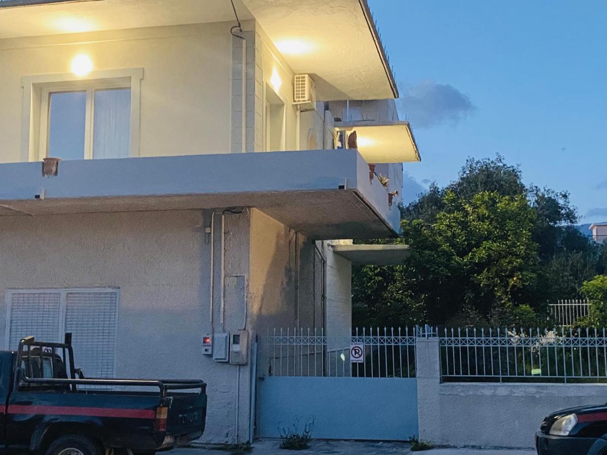 Located Ruby Luxury Escape Appartement Kalamata